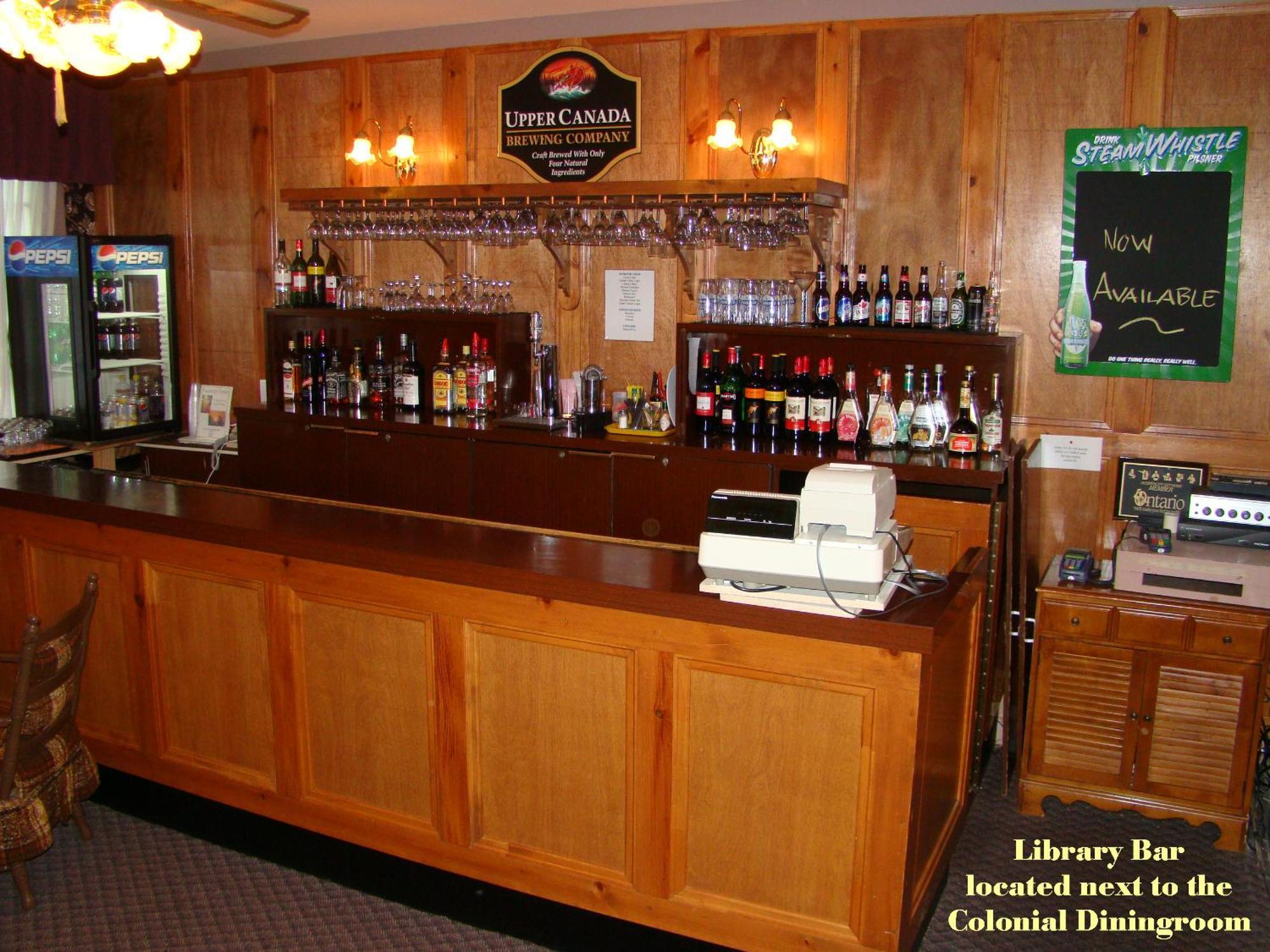 Colonial Resort-1000Islands Gananoque Bagian luar foto