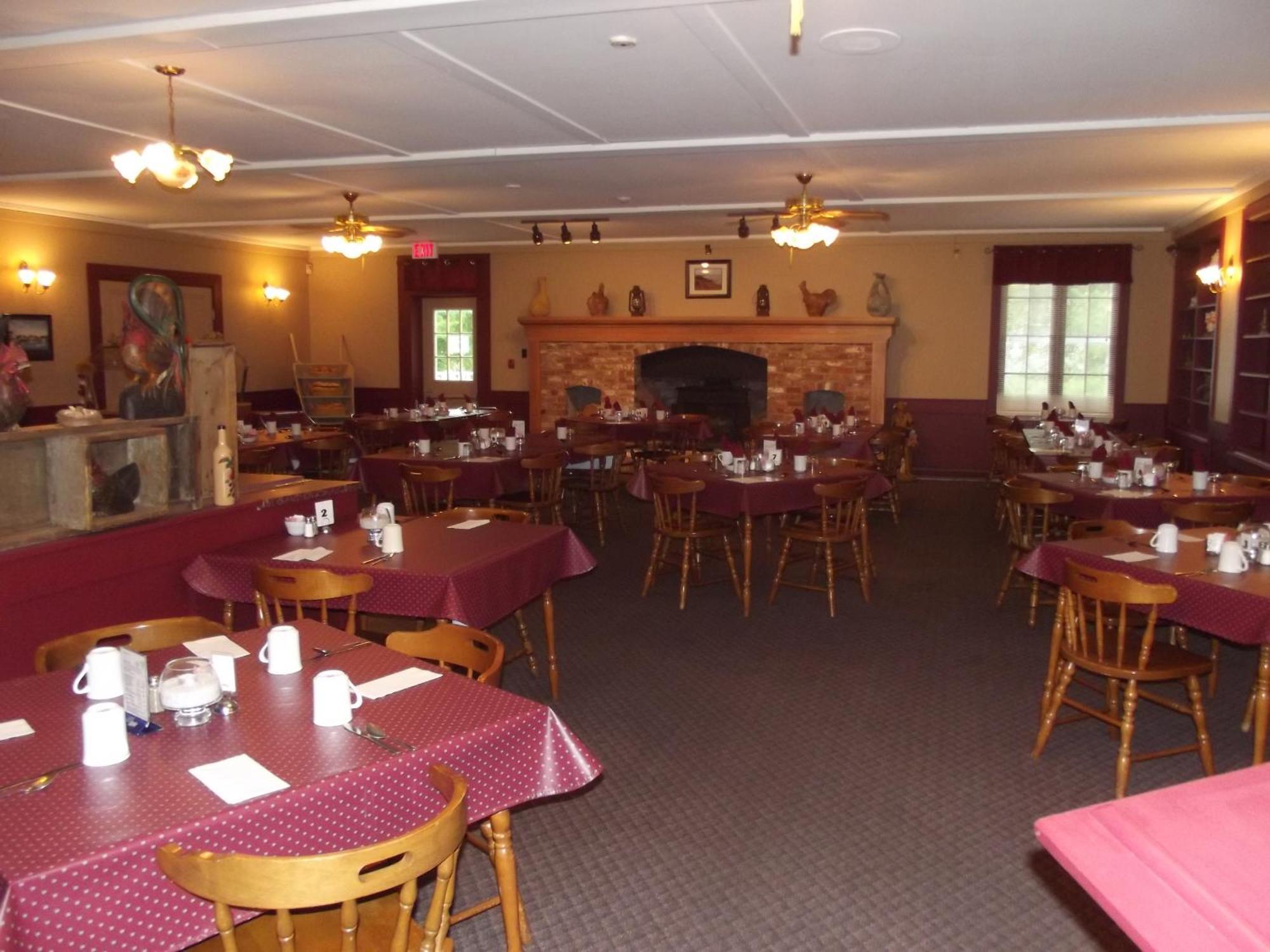 Colonial Resort-1000Islands Gananoque Bagian luar foto