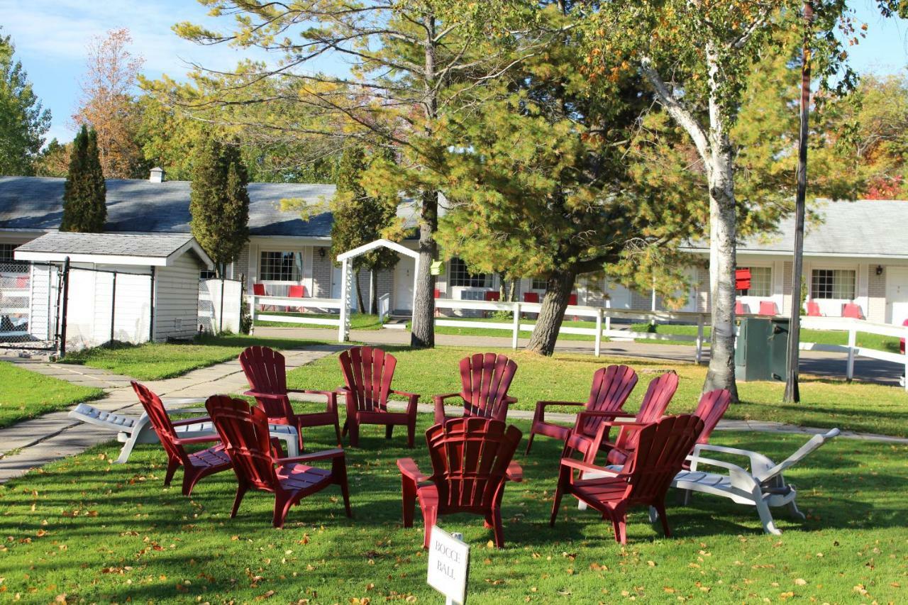 Colonial Resort-1000Islands Gananoque Bagian luar foto