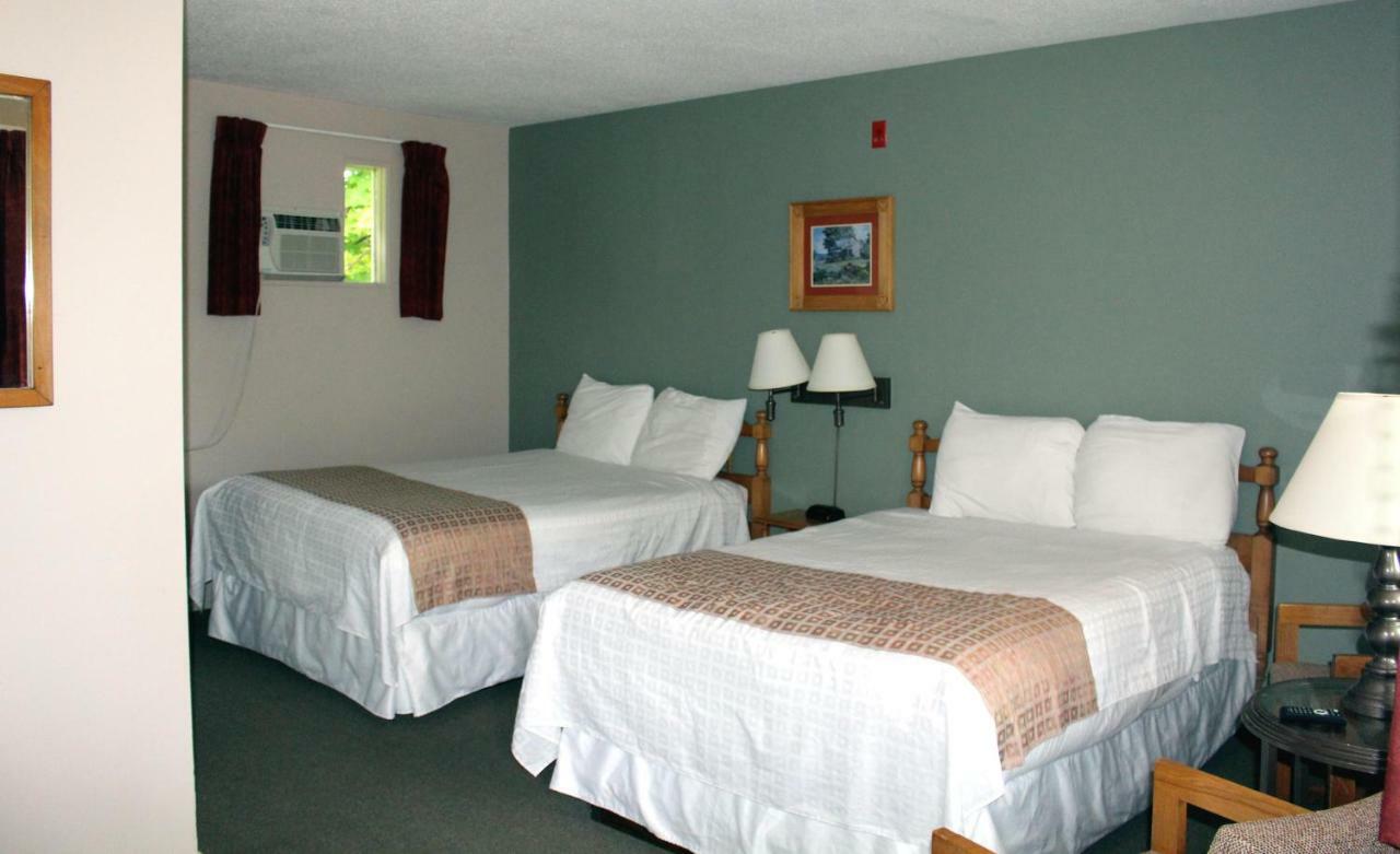 Colonial Resort-1000Islands Gananoque Bagian luar foto