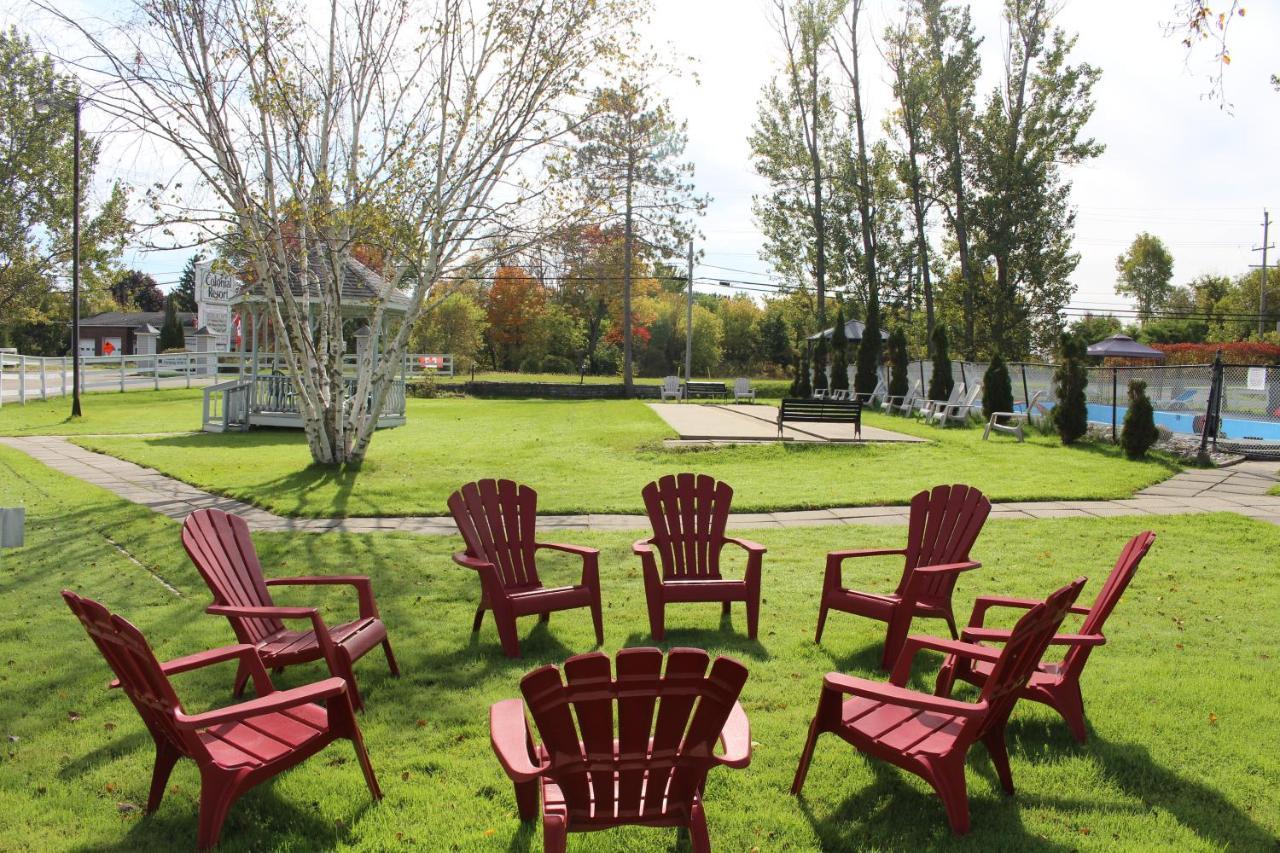 Colonial Resort-1000Islands Gananoque Bagian luar foto